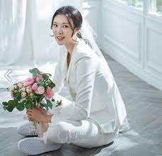 Apr 14, 2021 · 저는 배우 서예지 씨와 일했던 스태프입니다.회사에서 서예지는 서로 나가기 싫다며, 회사에 울면서 서예지는 진짜 나가기 싫다고 했지만 회사에서는 그냥 참고하라고 다 너의 커리어에 도움이 된다며 몇 년을 같이 일했습니다. ë°°êµ¬ì„ ìˆ˜ ì–'íš¨ì§„ ê²°í˜¼ ë°œí'œ ë‚¨ìžì¹œêµ¬ í‚¤ ì§ì—… ì—°ë´‰ ì •ë¦¬