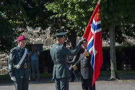 Eberhard zorn (* 19.februar 1960 in saarbrücken) ist ein general des heeres der bundeswehr und seit dem 19. Ny Forsvarssjef Har Overtatt