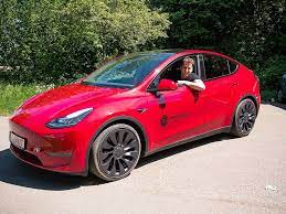 Das tesla model y ist das erste modell von tesla, das über ein wärmepumpensystem zum heizen des fahrzeugs verfügt. Tesla Model Y Mieten Elektroauto Zum Test Abo Miete