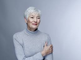 Quelle couleur de cheveux pour les femmes de 60 ans et plus ? 1001 Idees Top De Coupe De Cheveux Courte Pour Femme De 60 Ans