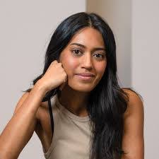 Melissa Fernandes's Instagram, Twitter & Facebook