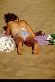 1988 beach scene candid of woman in bikini sunbathing voyeur 35mm SLIDE Bs6  