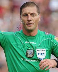 © afp (oficial) néstor pitana en un partido fifa. Nestor Pitana Spiele Als Schiedsrichter