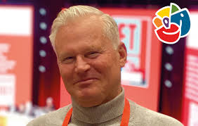 QX listar öppna regnbågspersoner i valet som du kan kryssa in!