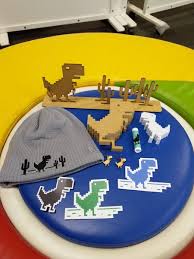 Es un juego adictivo y fácil de jugar y que el buscador lanzó hace unos años, pero ahora google quiere añadir más juegos al del dinosaurio que salta tal y como sabemos gracias a chromestory. El Famoso Juego Del Dinosaurio De Chrome Cumple Cuatro Anos Y Google Nos Revela Nueve Datos Curiosos De El
