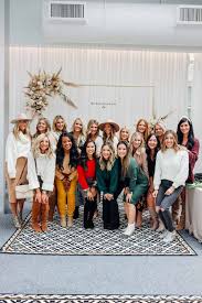 As i combed through pinterest looking for inspiration, mackenzie childs kept circling my mind. Mackenzie Childs Table Setting Life And Style Glamorous Versatility