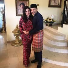 Sarimah and tunku jamie are engaged by zieman kuala lumpur: Sarimah Teruja Tunggu Kelahiran Anak Perempuan Kool Fm