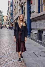 Cosmetics, fragrance, skincare & beauty products. Silk Midi Skirt Street Style Mint Velvet Chocolate Silk Skirt Superga Trainers And A Mango Double Breasted Blazer On Manc Saia De Seda Estilos Ideias Fashion
