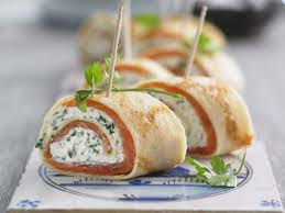 Crepe Rollchen Mit Lachs Und Frischkase Fur Ein Kaltes Buffet Von Crea Lachs Und Frischkase Rezepte Leckeres Essen