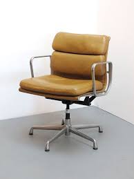 Charles And Ray Eames Soft Pad Desk Chair Furniture Design Inspiration Home Office Chairs Furniture Chair