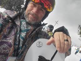 Heli snowboarding ✓