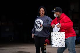 Beecher High seniors celebrated by teacher parade