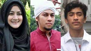 Belum ada kejelasan dari mereka berdua, begini tanggapan ustaz. Angkat Suara Soal Isu Umi Pipik Menikah Lagi Anak Jefri Al Buchori Bokap Gue Cuma Satu Tribunnews Com Mobile