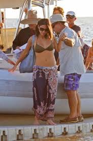 Mike, an experienced stripper, takes a younger performer called the kid under his wing and schools him in the arts of partying, picking up women, and making easy money. Olivia Munn Shows Off Her Bikini Body On The Set Of Magic Mike
