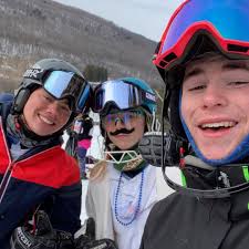 Next up, our 2022-2023 Secretary, Nick Jacobs!! Nick is a junior Mechanical  Engineering major here in Cuse. He is from Newtown, CT but grew up skiing  for the weekend program at Stratton