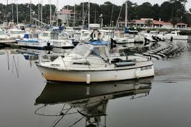 Le runabout est un bateau à moteur intérieur fixe de grande puissance, destiné à la plaisance, au ski nautique, aux courses de. Coronavirus Un Bateau De Plaisance Intercepte Par La Gendarmerie A Capbreton Actu Pays Basque