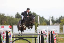 Kleurplaat van 2 paarden onder een boom. Veel Animo Voor Nk Springen 2020 De Peelbergen