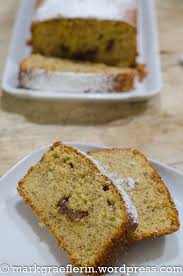 Salz, zitronenschale, zimt, nüsse, mehl und backpulver dazugeben und gut verrühren. Tiroler Nusskuchen Mit Schokoladenkern Lebensart Im Markgraflerland