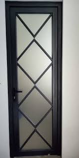 Anda bisa melihat foto pintu kaca utama modern ini dengan beberapa dimensi baik kecil, menegah, besar, hingga dimensi aslinya yaitu 920 x 882 px. Pintu Minimalis Kaca