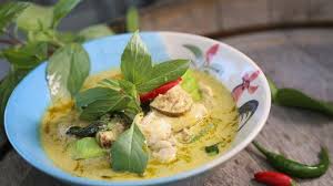 Kentang ukuran kecil (cuci bersih, kupas, potong dadu) • dada ayam fillet (potong dadu) • wortel (iris tipis) • bumbu instan kari indofood • sereh (geprek) • daun salam • cabe merah keriting (iris serong) • garam, gula dan kaldu bubuk. Resep Kari Ayam Cocok Untuk Dijadikan Menu Makan Malam Tribun Travel
