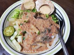 Laksa #asamlaksa #asamlaksad'laksa #rjnina assalammualaikum semua, so menu kali ni nina try buat asam laksa ala² d'laksa. Resepi Mudah Masak Laksa Untuk 10 Orang Makan Azlinda Alin Malaysia Influencer Blogger Blogs For Malaysian Parenting Lifestyle Travel Foods