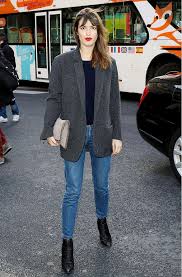 Black Blazer With Jeans For Girls 10 Ways To Dress Like A French Girl This Fall Jeanne Damas Style Fashion French Girl Style