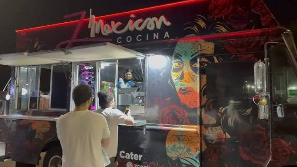 Food Trucks Fridays at Tamiami Park — Food court food truck in Miami, Florida