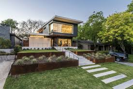 Solar time is a euro pean lead ing solar provider located in the heart of texas. An Indulgent Fenestration Design Rewards This Modern Dallas Home With Views Of A Lush Park Dwell