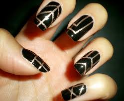 Why wear one shade when you outline nails. Glamorous Black And Gold Nail Designs Be Modish