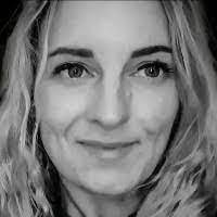 Claudette Keating's Instagram, Twitter & Facebook