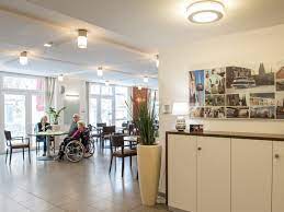 Das kardinal könig haus verhilft erwachsenen zu gelungenem lernen: Caritasverband Fur Die Stadt Koln E V Caritas Altenzentrum Kardinal Frings Haus