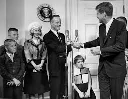 Rene Carpenter, Astronaut's Wife Who Broke NASA Mold, Dies ...