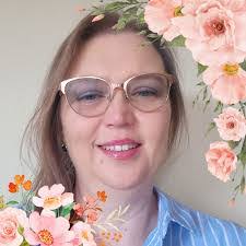 Janine Moran's Instagram, Twitter & Facebook