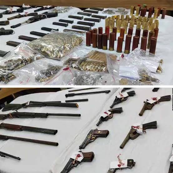 Khardah | Huge cache of weapons recovered from a residence in Khardah dgtld - Anandabazar