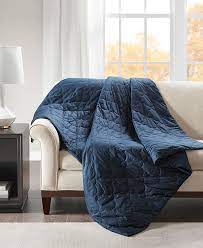 Are you considering the beautyrest weighted blanket? Beautyrest Deluxe 18lb Quilted Cotton Weighted Blanket Reviews Blankets Throws Bed Bath Macy S