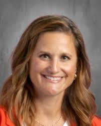 Amy Kroeker's Instagram, Twitter & Facebook