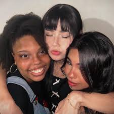 10 years of friendship and the girls trip finally made it out of the  groupchat 🤍