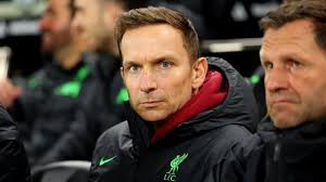 Paul Joyce] Il Liverpool ha intenzione di spendere un sacco in questa  finestra di mercato. Frimpong è vicino all'annuncio e sono in corso  trattative per Wirtz. Forte interesse per Kerkez. Diaz è