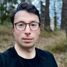 Filippo Ganna breaks the hour record