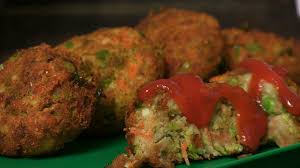 Aloo Tikki Recipe How To Crispy Make Aloo Ki Tikki Hungryforever Recipe Aloo Tikki Recipe Snack Recipes Indian Snacks