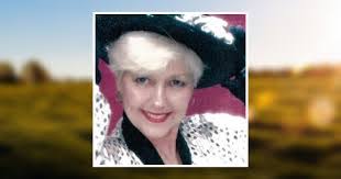 Kay Mayer's Instagram, Twitter & Facebook