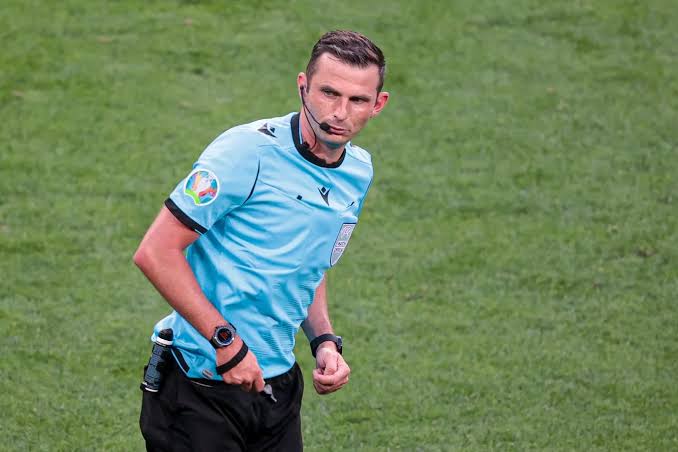Michael Oliver to referee PSG vs Barcelona Champions League match