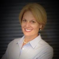 Julie Clouse's Instagram, Twitter & Facebook