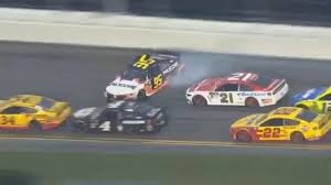 This new video includes crashes from the racing game nascar. Video 18 Car Wreck On Lap 190 Of The Daytona 500