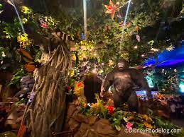 Review A Robot Gorilla Was More Interesting Than The Food At Rainforest Cafe In Disney World The Disney Food Blog