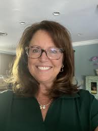 Hey! I'm a 57-year-old mum from Oxford UK, cheerful and kindhearted.