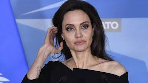 Fan page about the amazing angelina jolie. Angelina Jolie Jetzt Eskaliert Die Situation Intouch