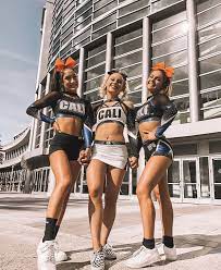 Cheerleader kait