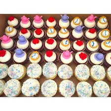 Made as single servings, they disappear at the hands of friends and knaves alike. Alice In Wonderland Tea Party Cupcakes Cakecentral Com