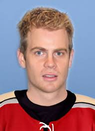 Player photos for the 1998-99 Burnaby Bulldogs at hockeydb.com